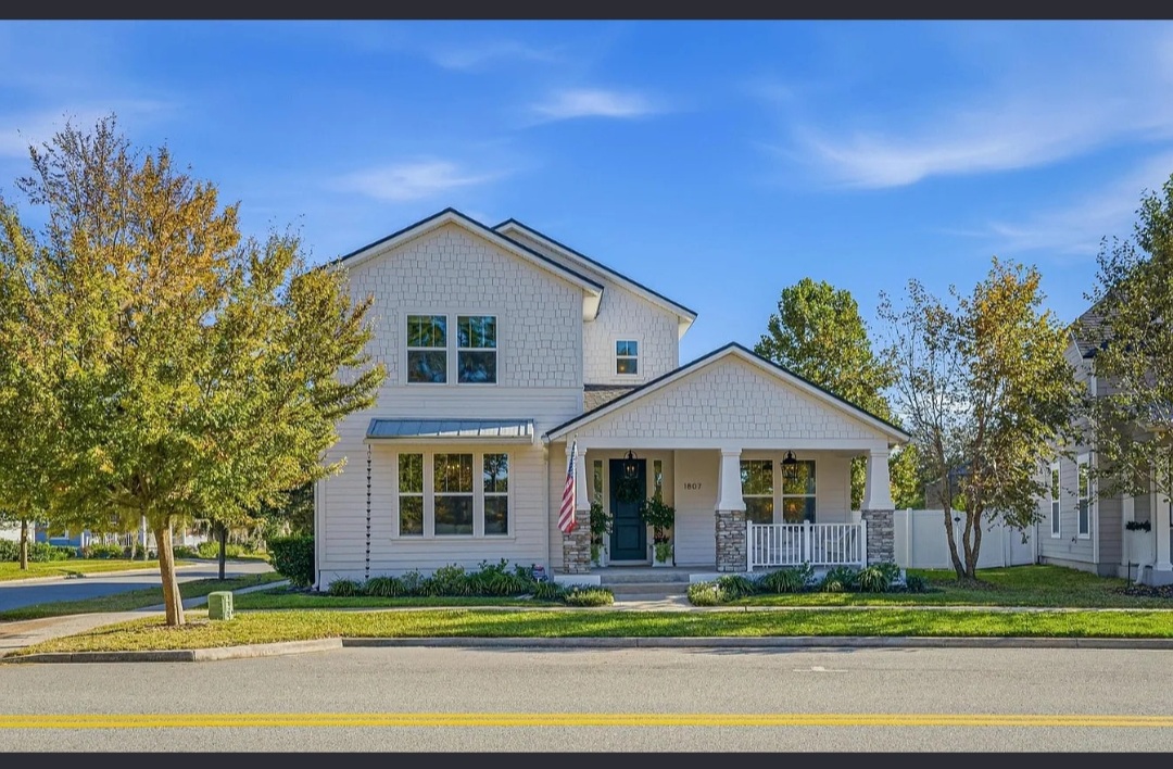 SPACIOUS HOMES IN FLORIDA